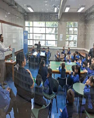 Visita Colegio Augusto Winter 